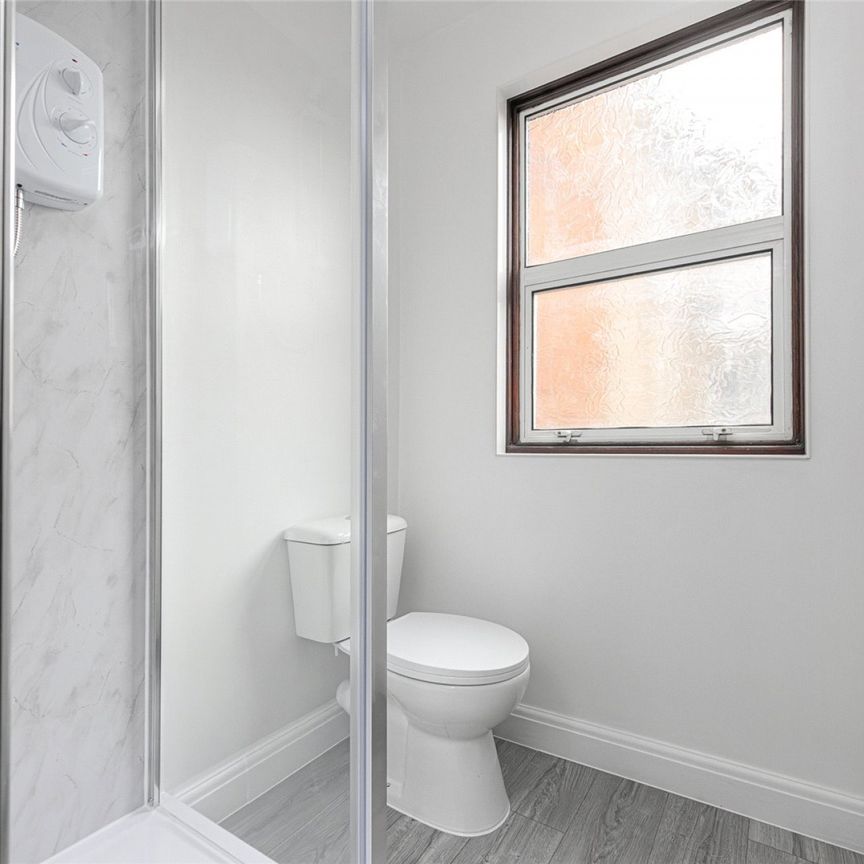 Flat to Rent - Photo 1
