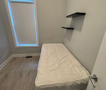 111 Amaya, Ottawa, ON K2A 3X7 - Photo 4