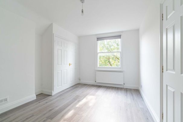 Available unfurnished from 15/05/2026 - Photo 1