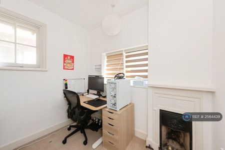 5 bedroom semi-detached house to rent - Photo 4