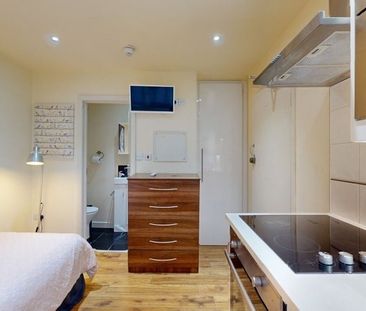 Studio Flat, High Road, NW10 - Photo 5