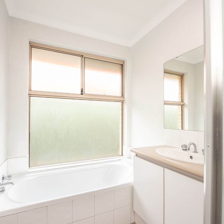 33 Blue Mountain Link, Merriwa WA 6030 - Photo 1