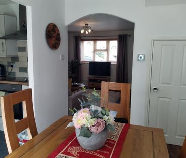 3 bedroom semi-detached house to rent - Photo 5