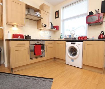 2 bedroom terraced house to rent - Photo 4