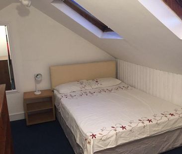 1 bedroom in a house share to rent - Photo 6