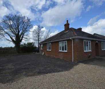 3 bedroom detached bungalow to rent - Photo 1