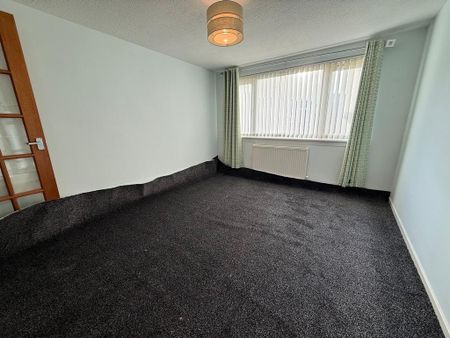 3 bedroom ground floor flat to rent - Photo 4