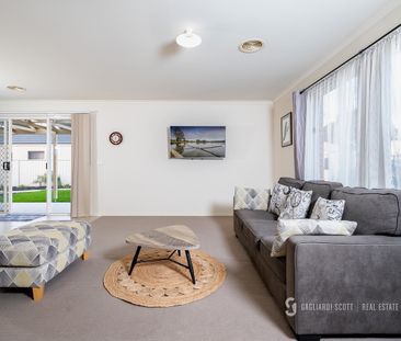 Stunning 4 bedroom home - Photo 2