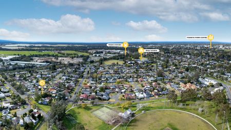 FAMILY HOME - Photo 5