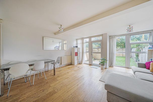 3 bedroom terraced house to rent - Photo 1