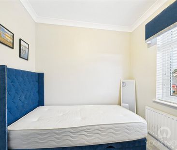 3 bedroom semi-detached house to rent - Photo 4