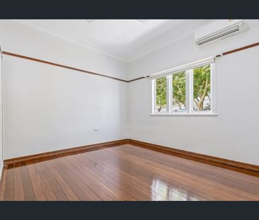 46 Mackay Street, Coorparoo, Qld 4151 - Photo 1