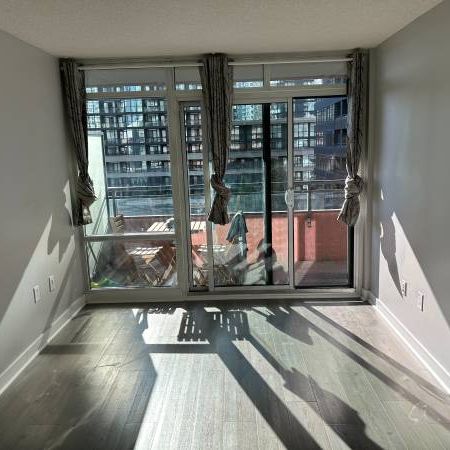 1 Bed + 1 Bed/Den Condo with Parking/Locker Incl - Photo 3