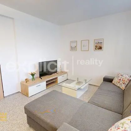 Pronájem bytu 2+1, 60 m - Fotografie 1