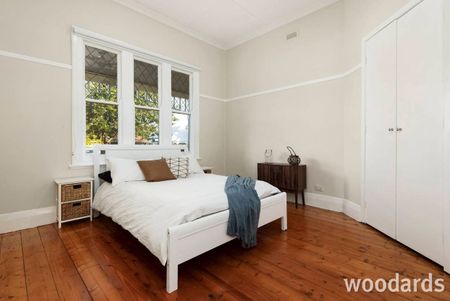 Charismatic Edwardian with a Spectacular Entertaining Focus - Photo 4