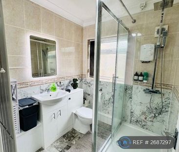 3 bedroom semi-detached house to rent - Photo 3