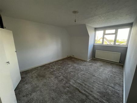3 bedroom detached bungalow to rent - Photo 3