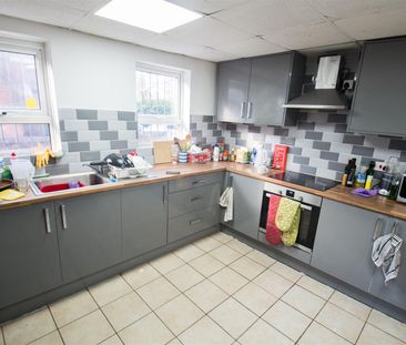 Delph Lane, Hyde Park, LS6 2HQ, Leeds - Photo 4