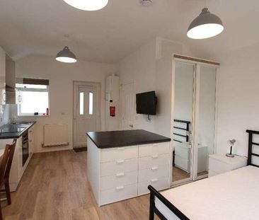 Sycamore Road, University Area, Reading, RG2 - Photo 1