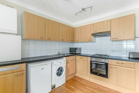 1 Bedroom Flat To Let - Photo 3