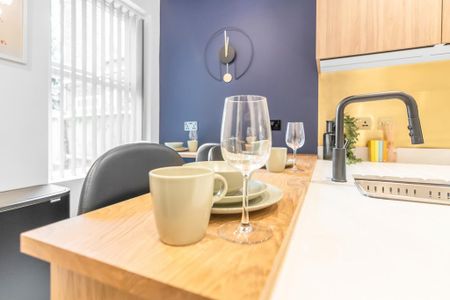 1 bedroom in a house share to rent - Photo 4