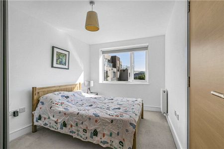 Town Lane, Stanwell, Staines-upon-Thames, Surrey, TW19 7FG - Photo 5