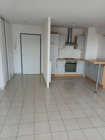 Location appartement 2 pièces à Thann (68800) - Photo 2