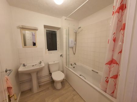 1 Bed Flat, Briarswood, SO16 - Photo 3