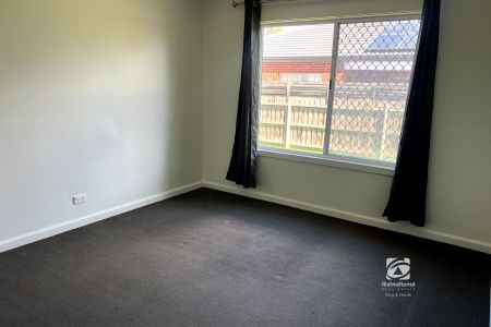 4 BEDROOMS - SECURE YARD WITH STORAGE - Photo 5