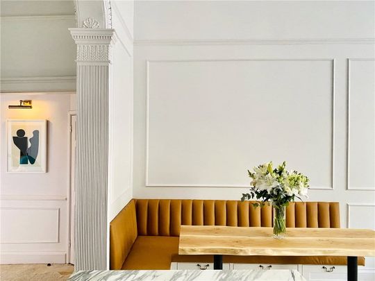 A beautiful newly renovated two bedroom ground floor apartment offered furnished in one of Bath's most popular locations, being just off Laura Place foundation and Great Pulteney Street. - Photo 1