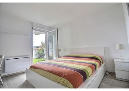 Location Appartement 5 pièces 118m² LA CIOTAT 13600 - Photo 4