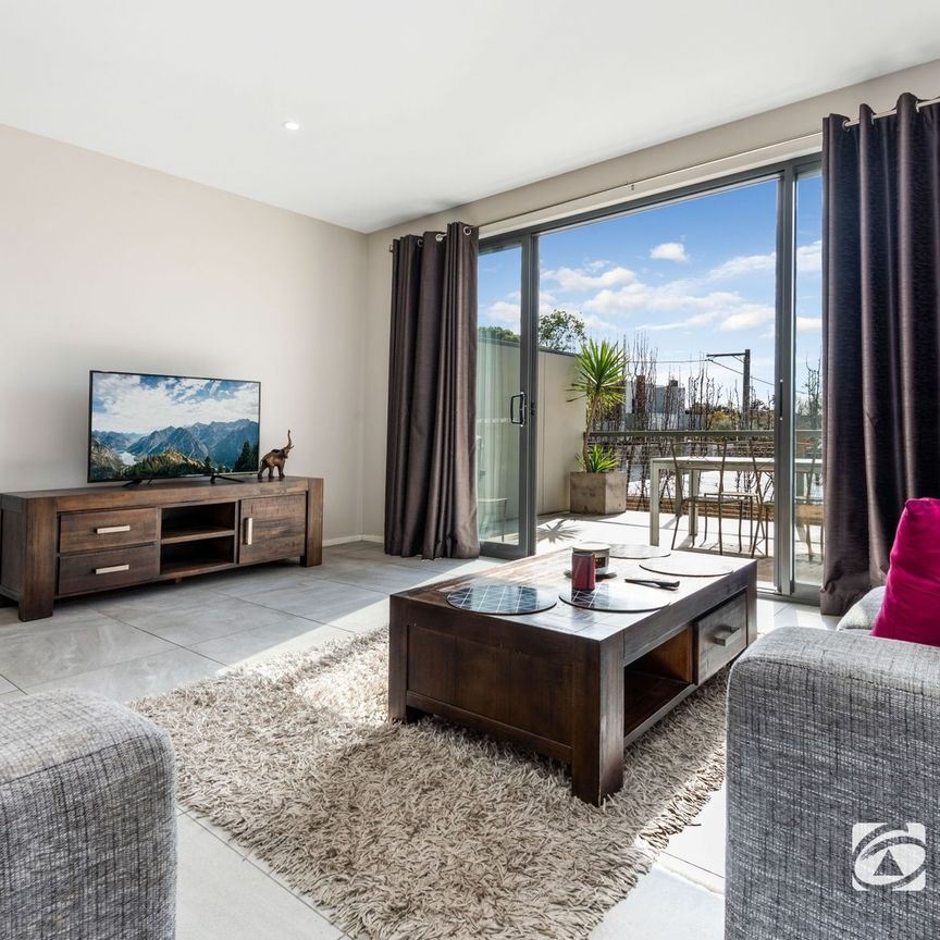 FULLY FURNISHED IN VIEW STREET - CONTACT AGENT FOR AVAILABILITY - Photo 1