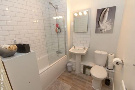 2 bedroom flat to rent - Photo 4
