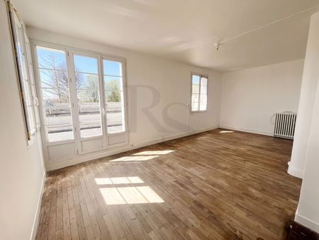 ARGENTAN - Grand appartement de 70 m² avec terrasse, - Photo 3