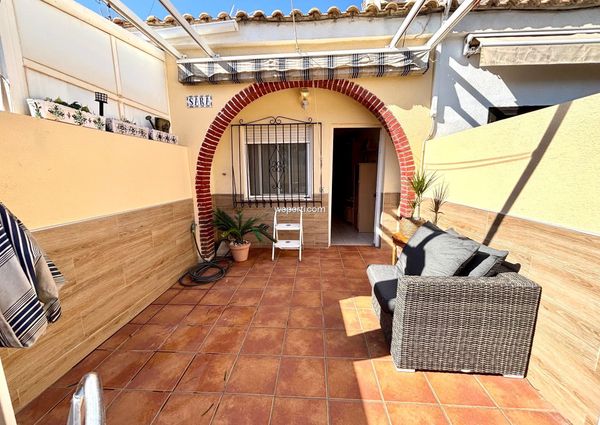 Villa in Torrevieja, urbanizacion, for rent