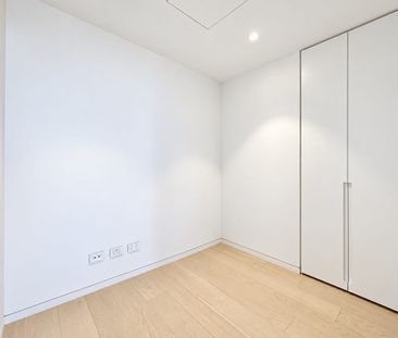 ICONIC HARBOUR BRIDGE VIEWS | LUXURY ONE BEDROOM | ONE SYDNEY HARBOUR - Photo 3