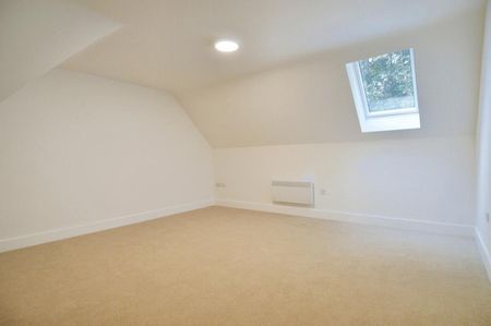 2 Bedroom Apartment - Photo 2