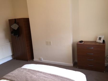 1 Bedroom Apartment To Rent in Lenton - Photo 3