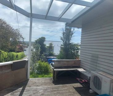 Large Family Home - Photo 4