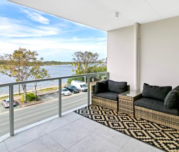 Near New Luxury Riverfront Apartment – 'Riverbend' - Photo 1