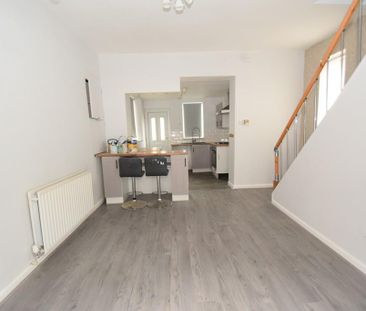 2 bedroom end of terrace house to rent - Photo 6