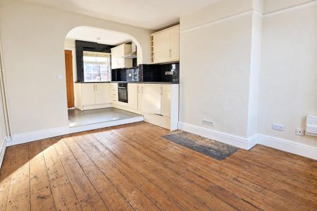 2 bedroom terraced house to rent - Photo 4