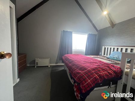 A Stroll to Cafes & Shops - Photo 3