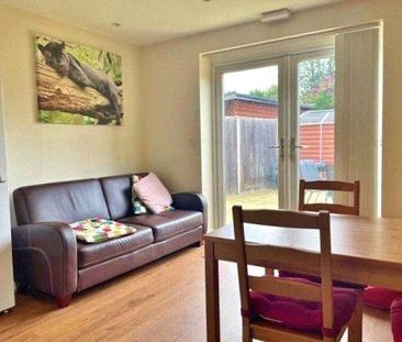 1 bedroom in a house share to rent - Photo 3