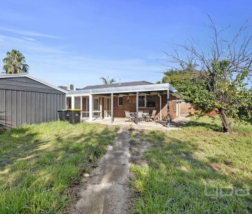 3 BEDROOM FAMILY HOME LOCATION IN QUIET COURT - Photo 3
