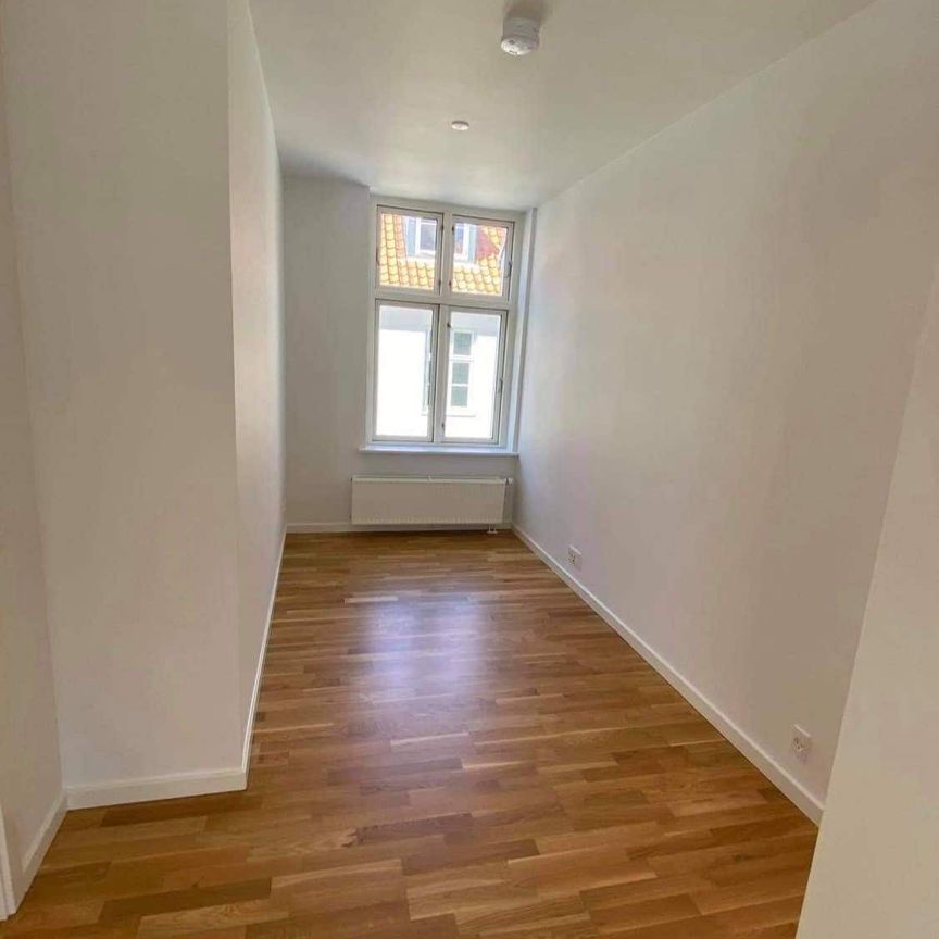 Stor flot lejlighed midt i Aarhus - Photo 1