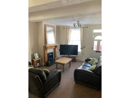 3 bed Terraced House, - Photo 4