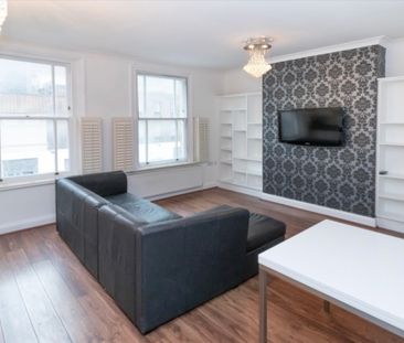 2 Bed Flat, St John's Hill, SW11 - Photo 5