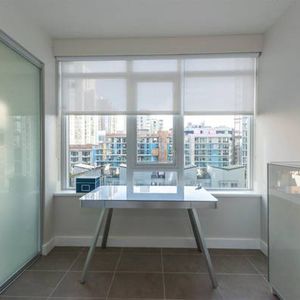 Fully furnished Yaletown 1 bedroom + den + walk-in closet - Photo 2