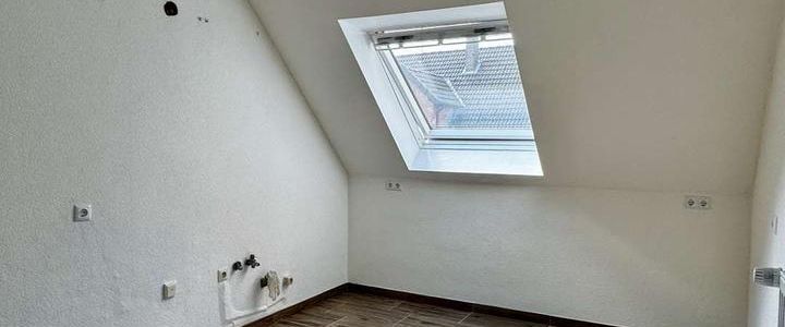 Frisch renovierte, große Dachgeschosswohnung in der Altstadt - Photo 1